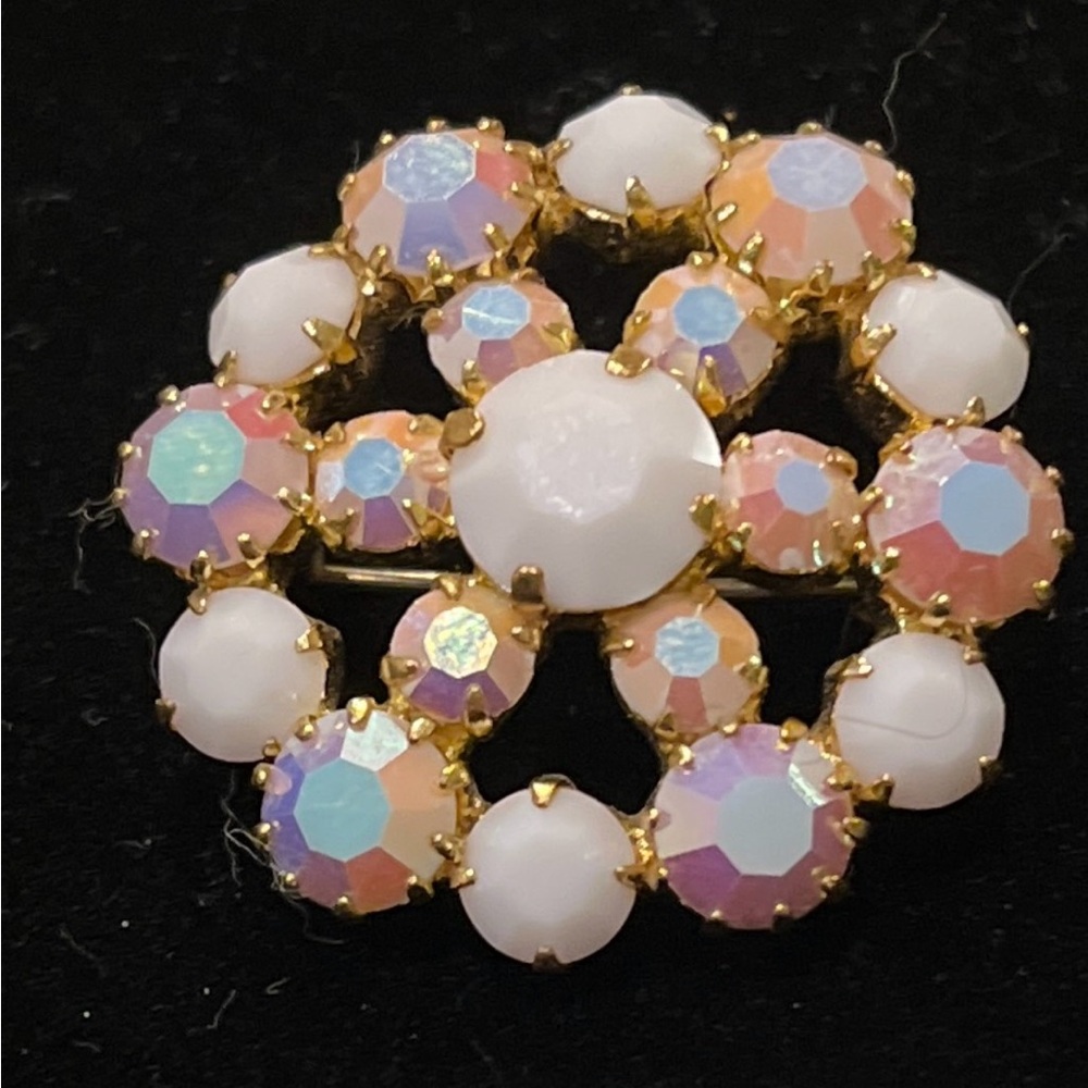 Vintage White Starburst Aurora Borealis Elegant Gold tone and White Brooch